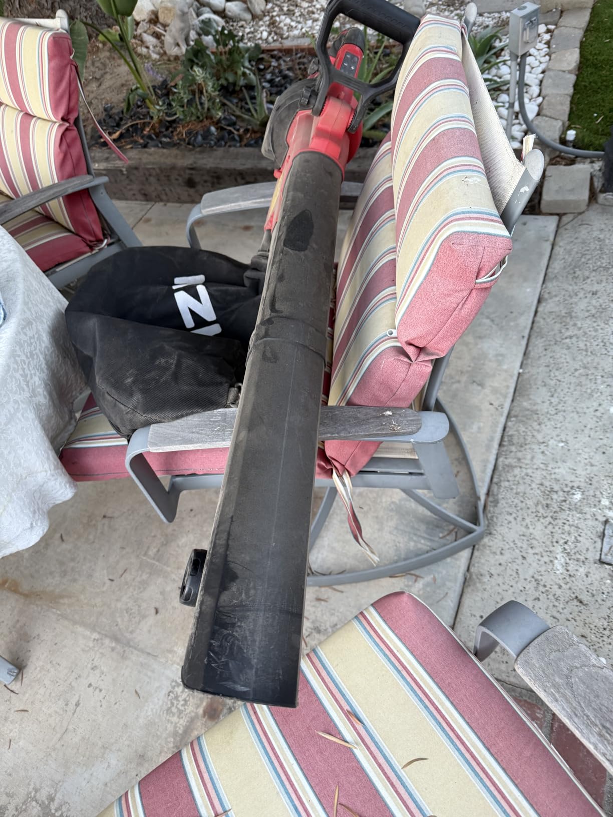 MZK 40V Leaf Vacuum Mulcher, 600 CFM Cordless Blower, Red customer photo 1