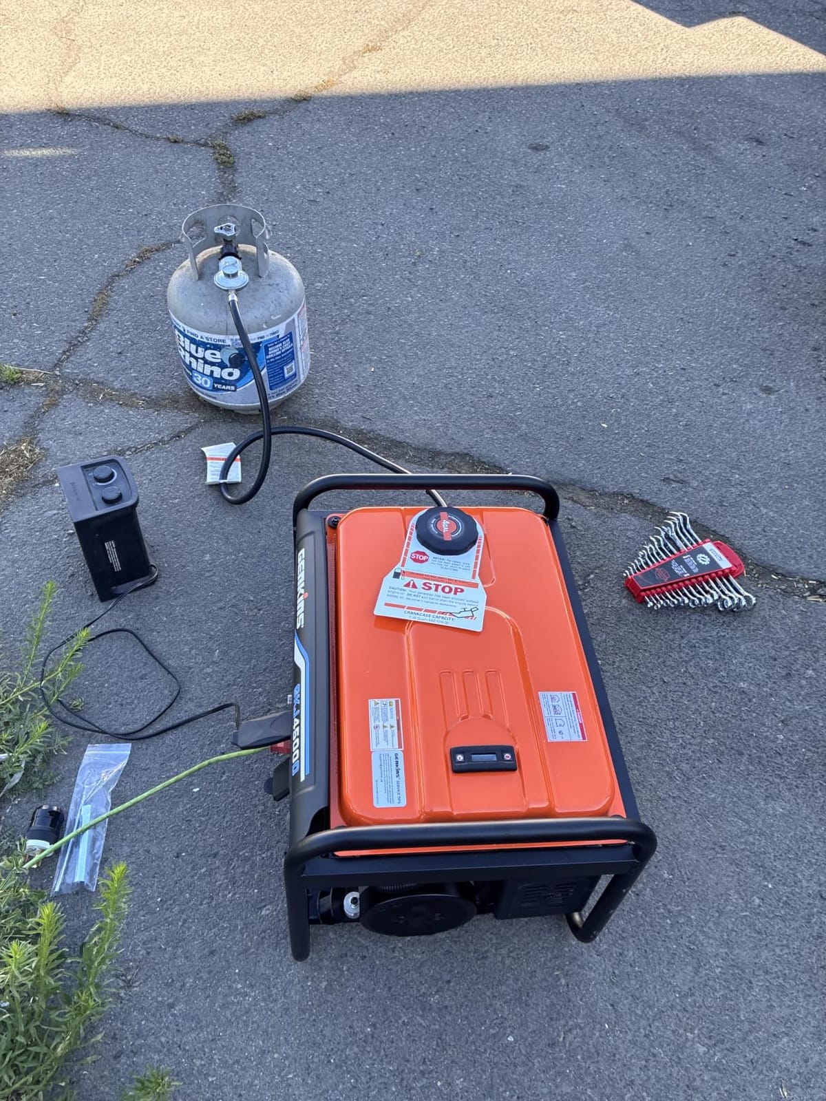 GK 1600W Portable Inverter Generator,Low Noise for Camping,26lbs customer photo 1