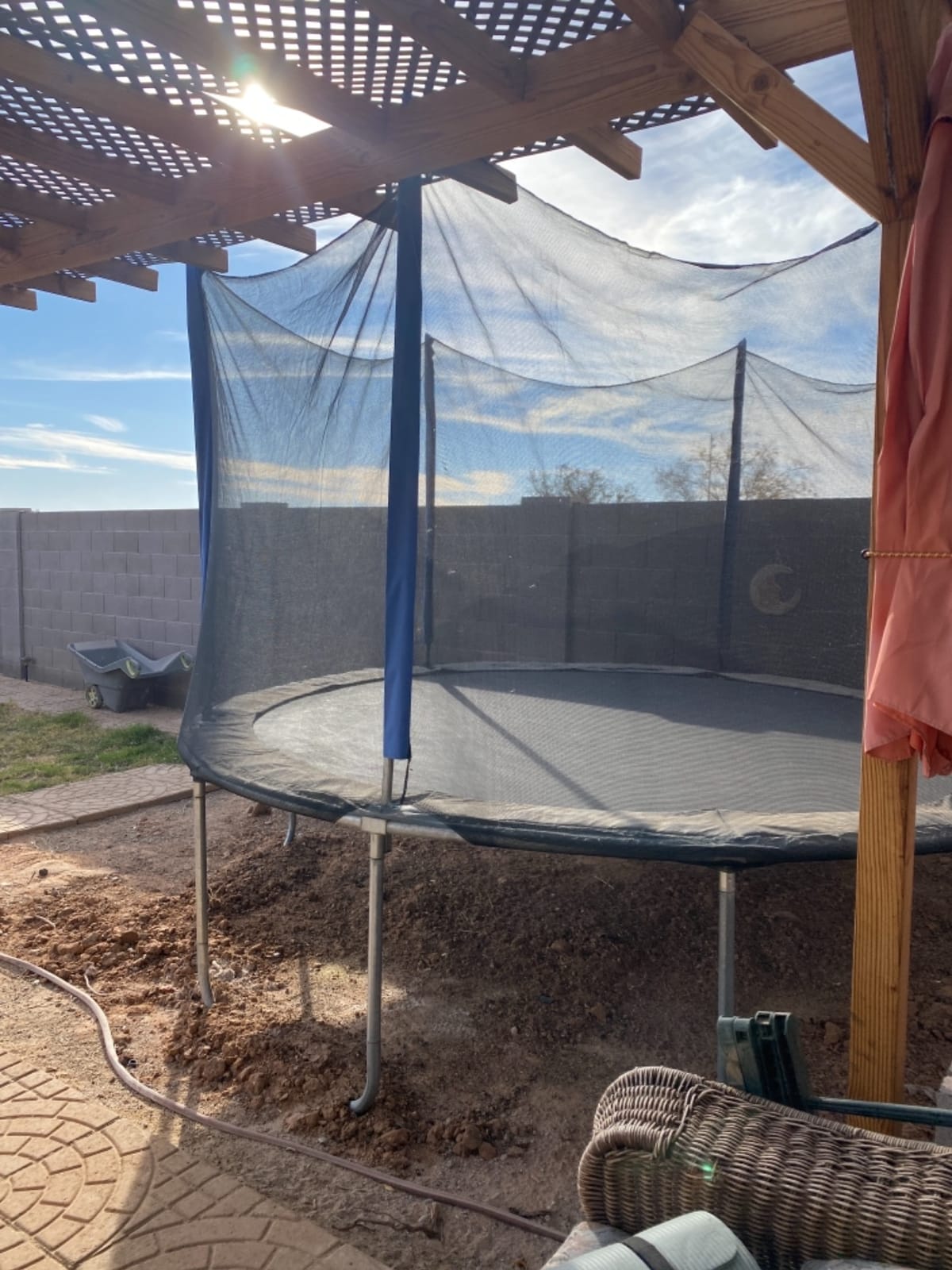 Upper Bounce Round Trampoline Net Replacement Safety Enclosure, Universal Fit, Breathable, Weather-Resistant Mesh, Installs Outside Frame customer photo 1