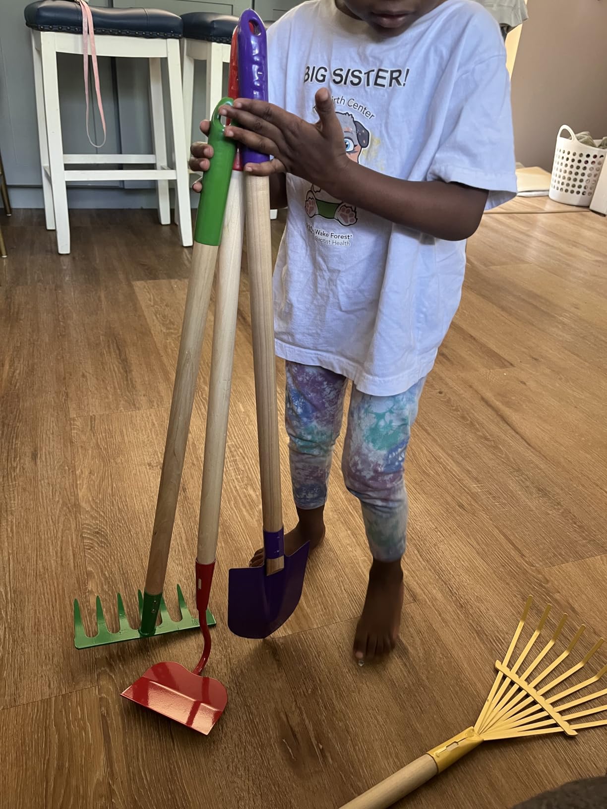 JustForKids Kids Garden Tool Set Toy, Rake, Spade, Hoe and Leaf Rake, reduced size , made of sturdy steel heads and real wood handle, 4-Piece, Multicolored, 5yr+ customer photo 1