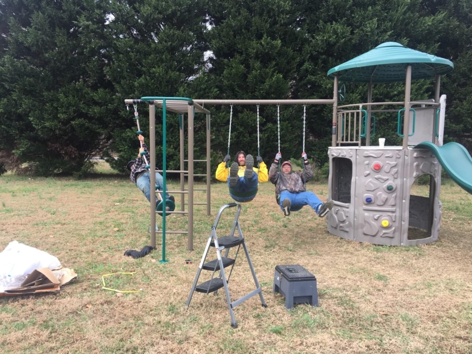 LIFETIME 90630 Products Adventure Tower Deluxe Swing Set, Green customer photo 2