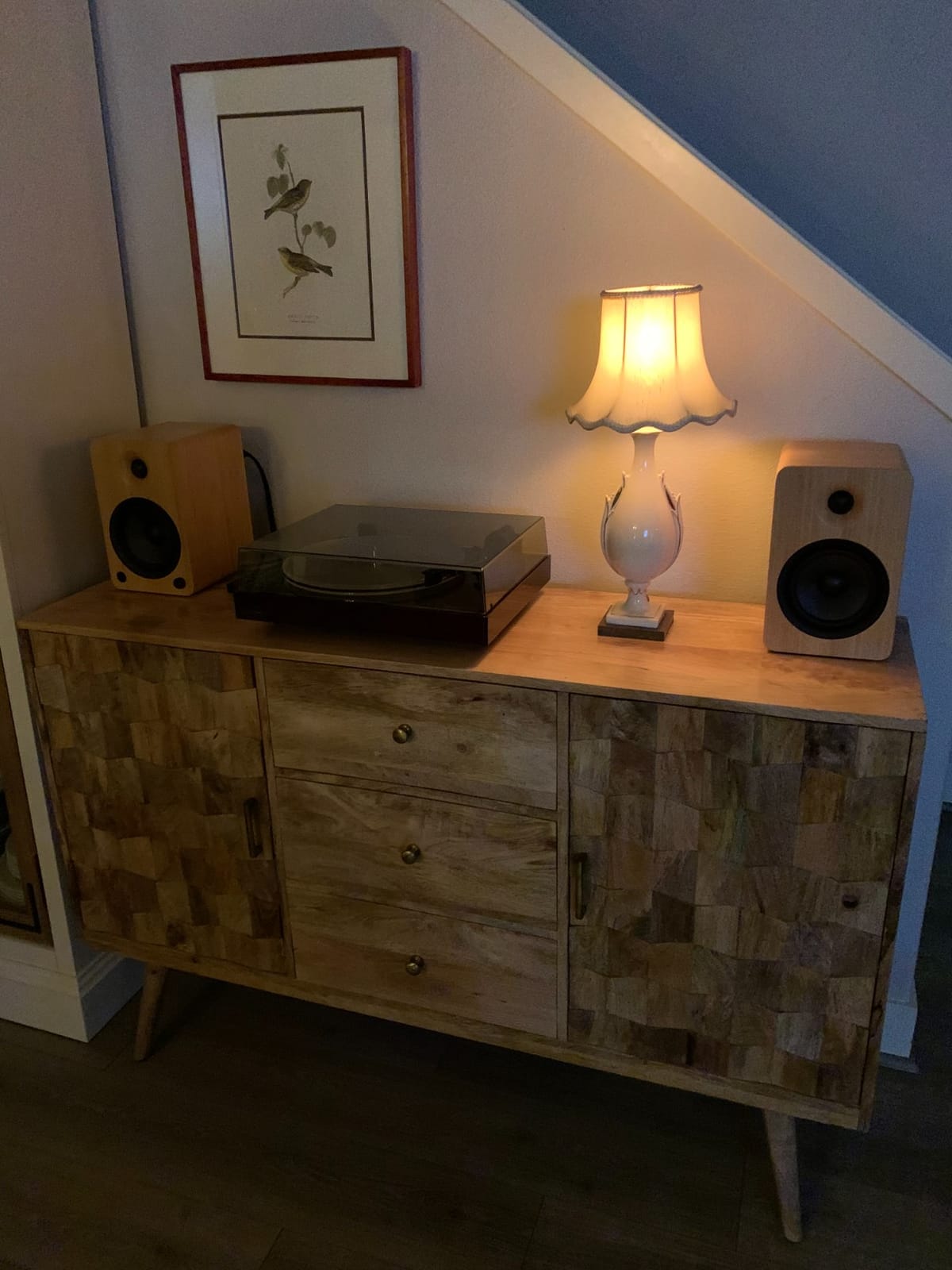 Kanto YU6MW Powered Bookshelf Speakers with Bluetooth and Phono Preamp | Pair | Matte White customer photo 2