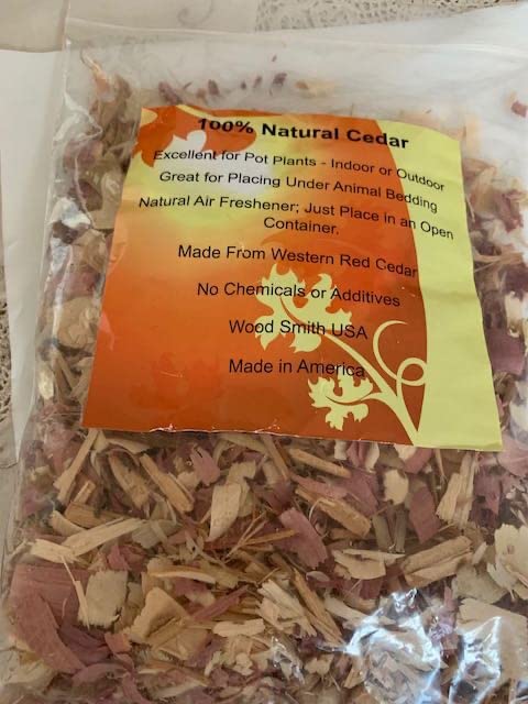 100% Natural Cedar Chips | Mulch | Great for Outdoors or Indoor Potted Plants | Dog Bedding | Pleasant Earthy Smell 4 Quarts customer photo 1