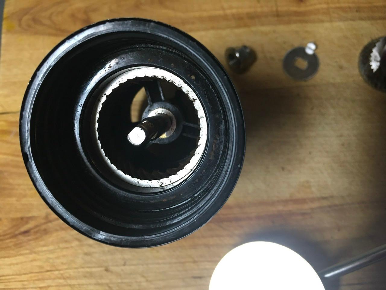 VEVOK CHEF Manual Coffee Grinder Stainless Steel Burr Grinder 6 External Adjustable Setting Vintage Hand Coffee Grinder Portable Hand Crank Conical Coffee Bean Grinder Mill for Home,Camping customer photo 2