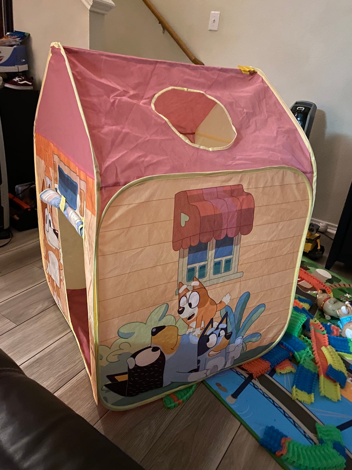 Pop N Fun Bluey Pop-Up Tent, Multicolor Easy Storage Pop Up Play Tent with Roll-Up Door & Peep Window, Indoor/Outdoor Toddler Playhouse for Ages 2+ customer photo 1