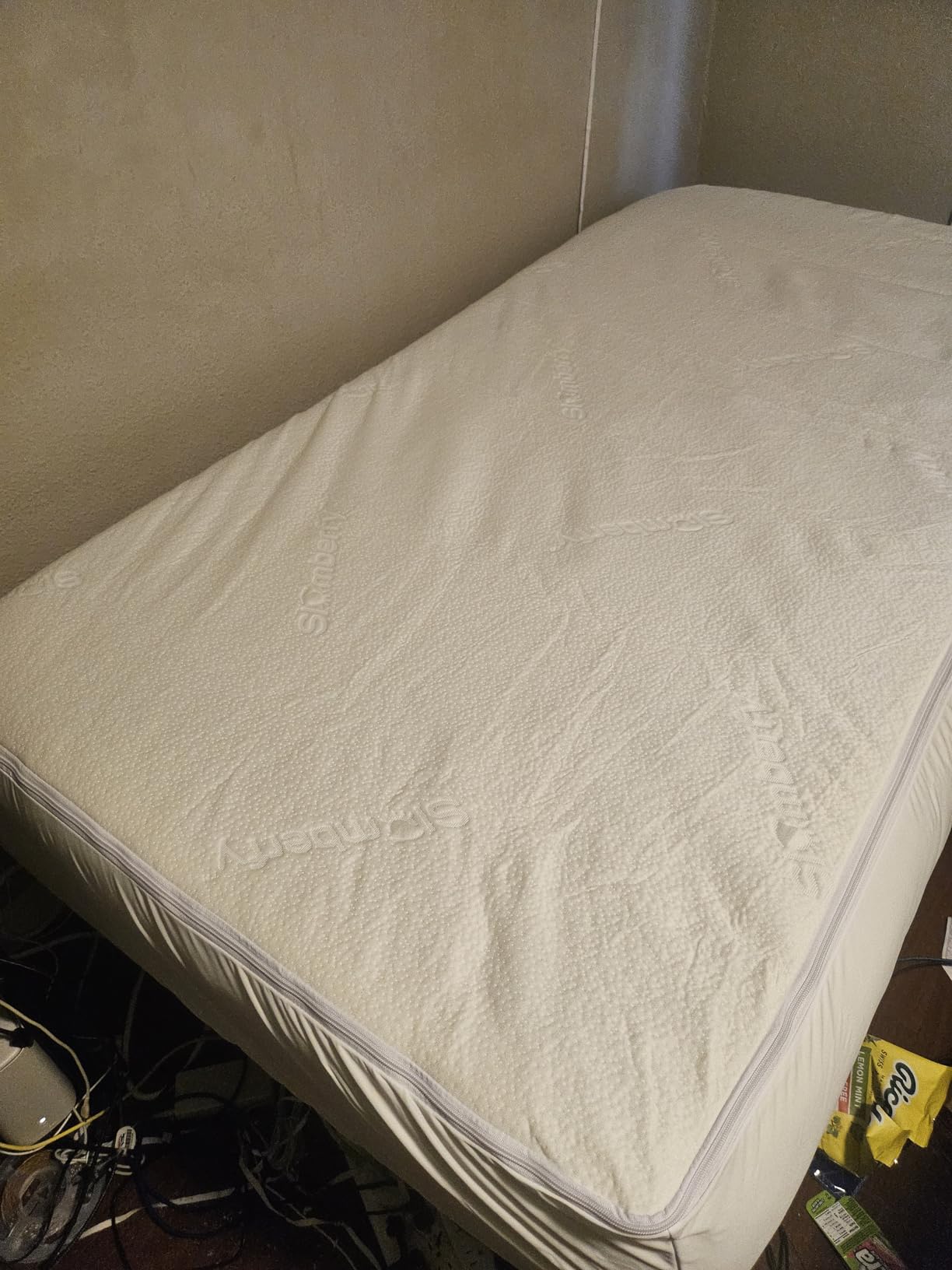 Slumberfy King Waterproof Bamboo Mattress Encasement, Bed Bug Protector customer photo 1
