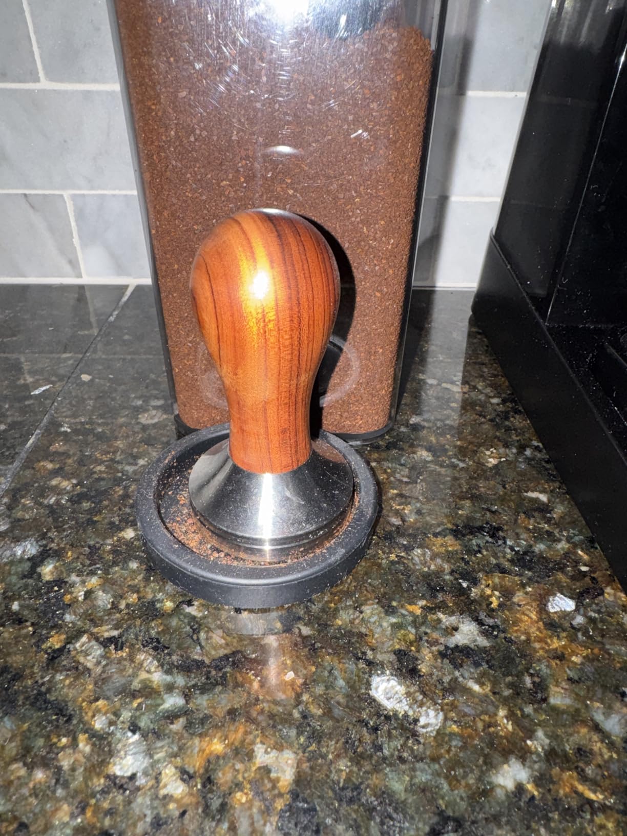 Coffee Tamper Espresso Press with Tamper Mat 304 Stainless Steel Flat Base Wooden Handle for Coffee Grounds Barista Espresso Machines Accessory (58MM) customer photo 1