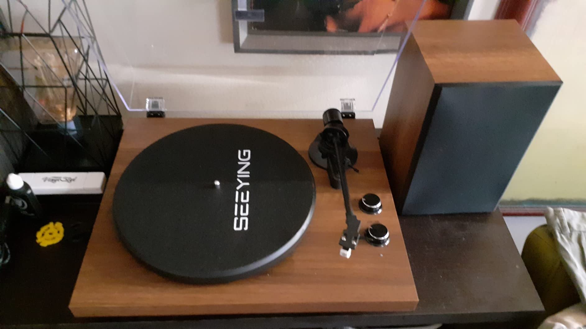 SeeYing Vinyl Record Player with 36 Watt Stereo Bookshelf Speakers customer photo 2