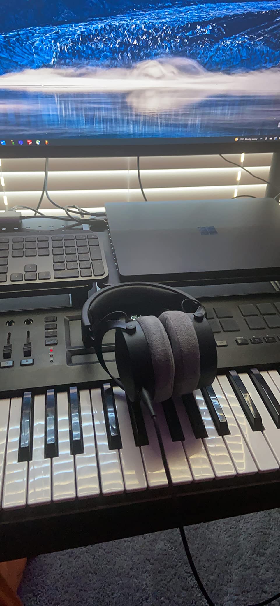 beyerdynamic DT 700 PRO X Closed-Back Studio Headphones with Stellar.45 Driver for Recording and Monitoring on All Playback Devices customer photo 2