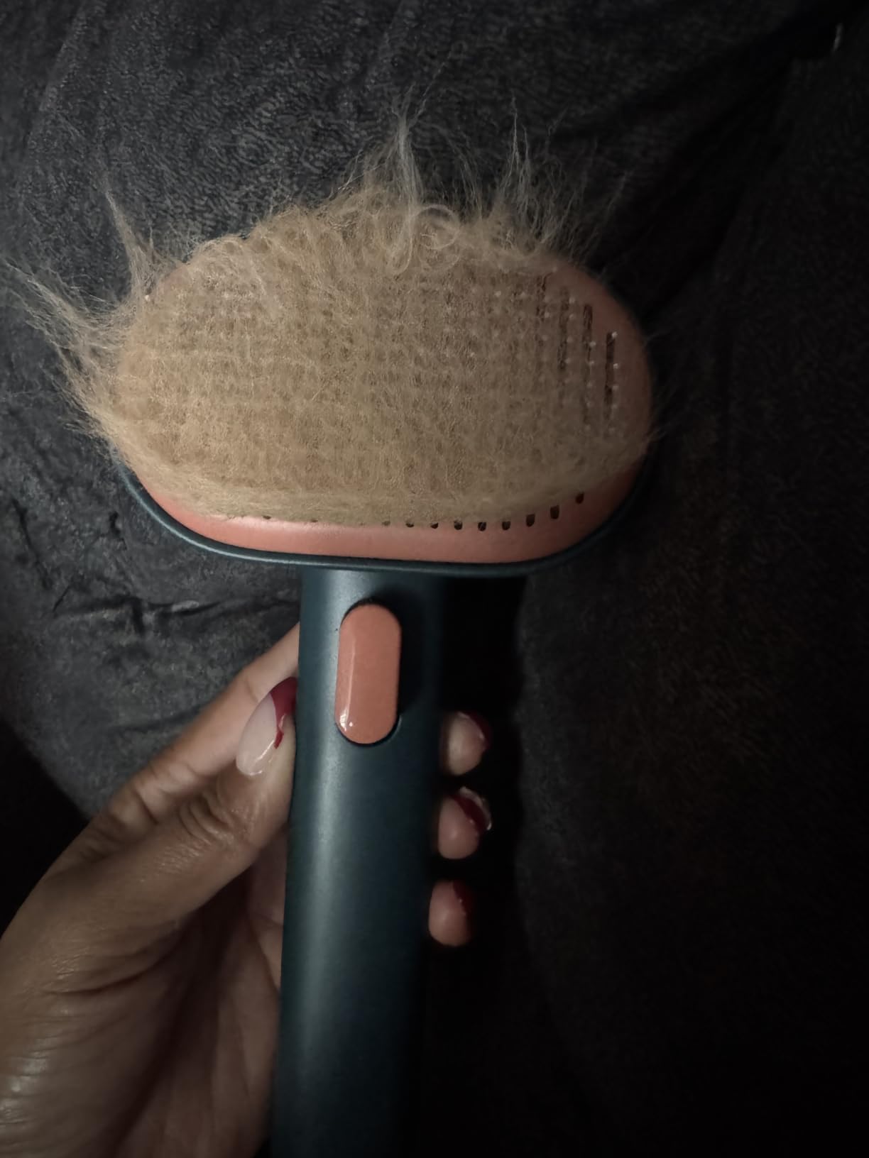 Aumuca Skin Friendly Self-Cleaning Slicker Brush for Dogs & Cats, Gentle Pet Grooming Tool for Shedding & Deshedding, Efficient Hair Remover for Long & Short Haired Pets customer photo 2