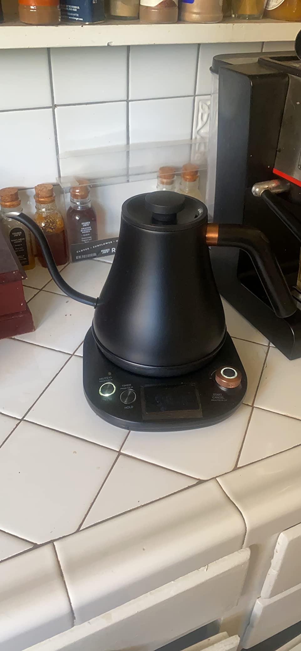 Electric Gooseneck Kettle Temperature Control, Pour Over Electric Kettle for Coffee and Tea, 100% Stainless Steel Inner, 1200W Rapid Heating, 0.8L, Built-in Stopwatch, Matte Black customer photo 2