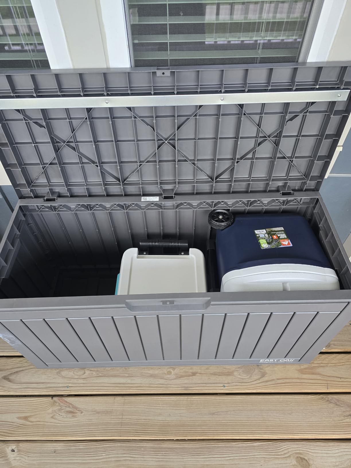 EAST OAK Outdoor Storage Box, 60 Gallon Deck Box Indoor and Outdoor Use, Waterproof Resin Storage Bin for Patio Cushions, Gardening Tools, Lockable, UV Resistant, Grey customer photo 1
