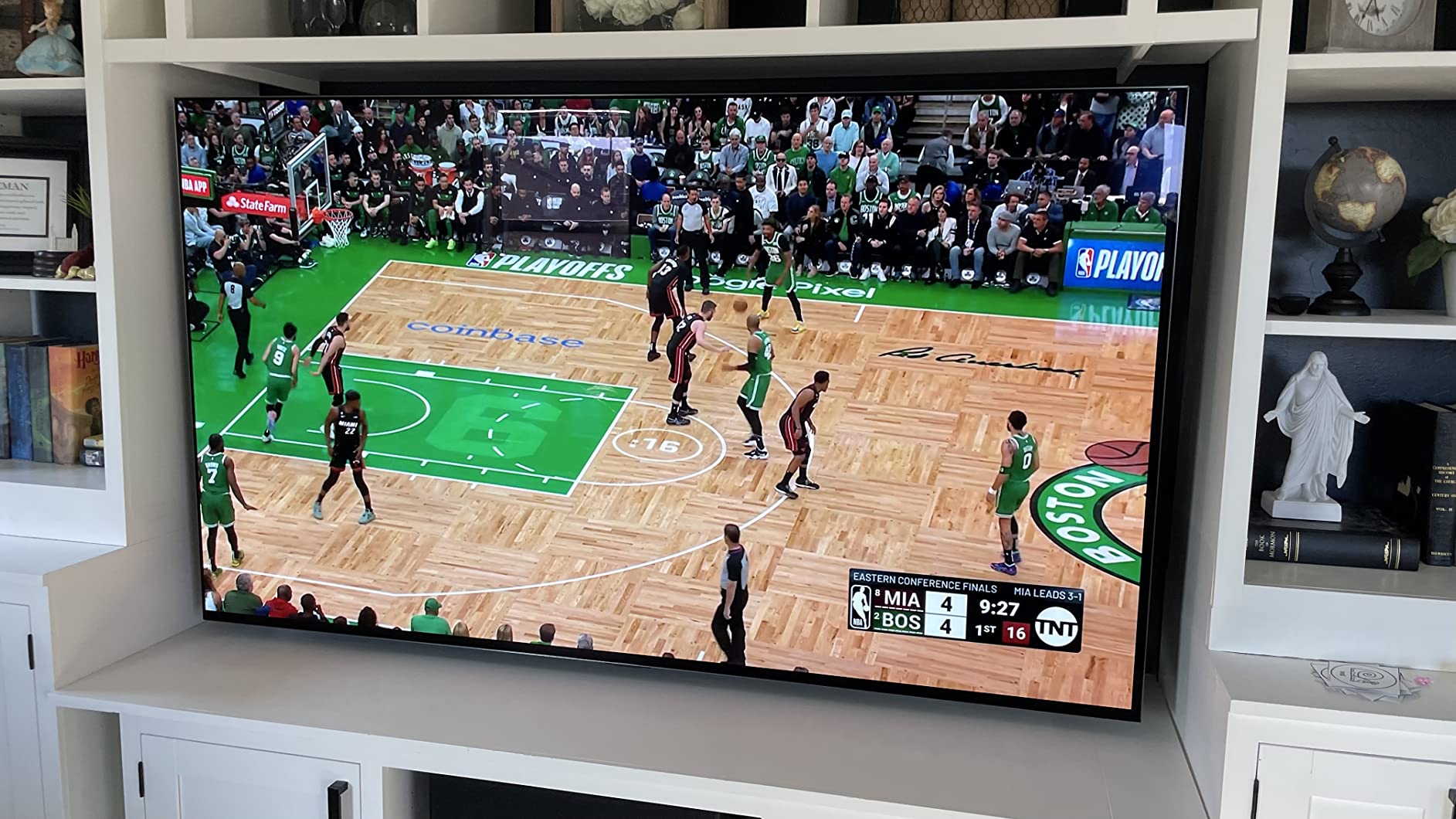 LG C3 Series 42-Inch Class OLED evo 4K Processor Smart TV for Gaming with Magic Remote AI-Powered OLED42C3PUA, 2023 with Alexa Built-in customer photo 2