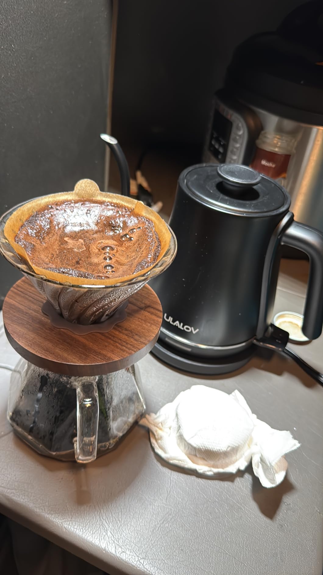 Lalord Pour Over Coffee Dripper with 100 pcs Size 02 Paper Filter, Walnut Handle and Borosilicate Glass, Glass Coffee Dripper, Hold for 1-4 Cups customer photo 1