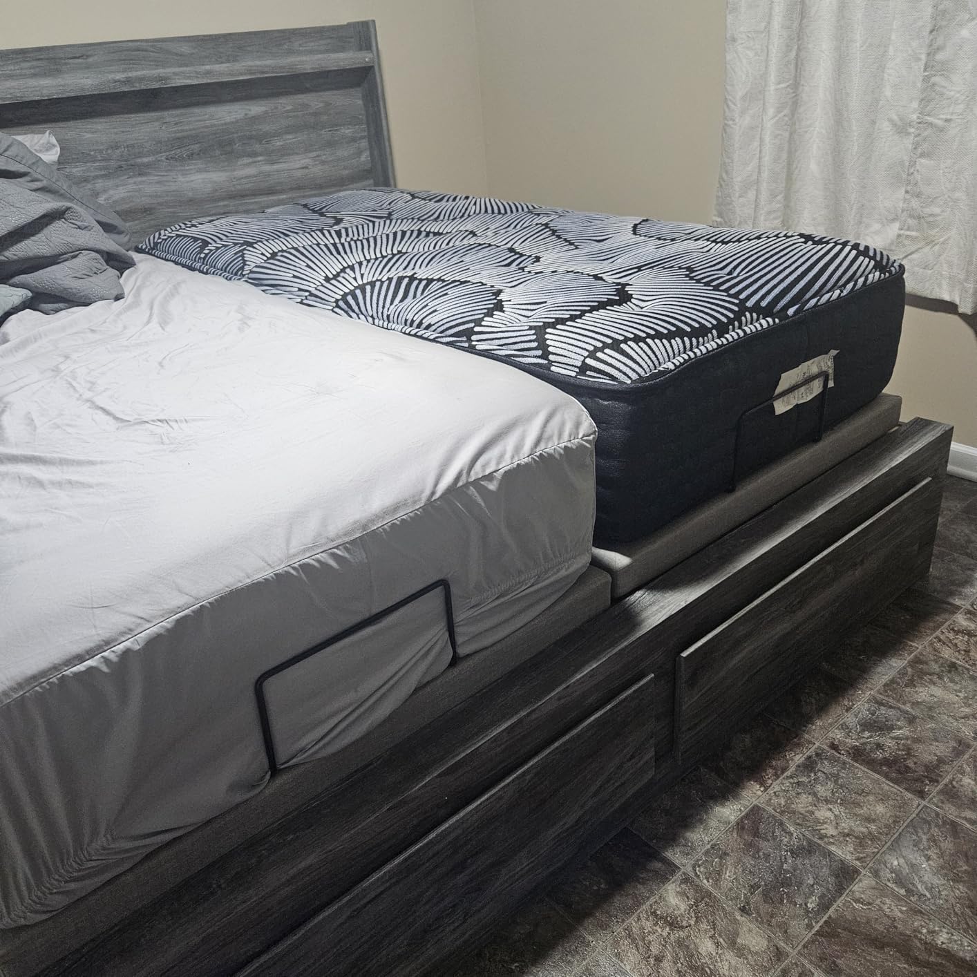 Irvine Home Collection Split King Adjustable Bed Base - Dual Massage - USB Ports - Zero Gravity - Underbed Light - Wireless Remote - Zero Clearance - Anti Snore - Memory Positions customer photo 2