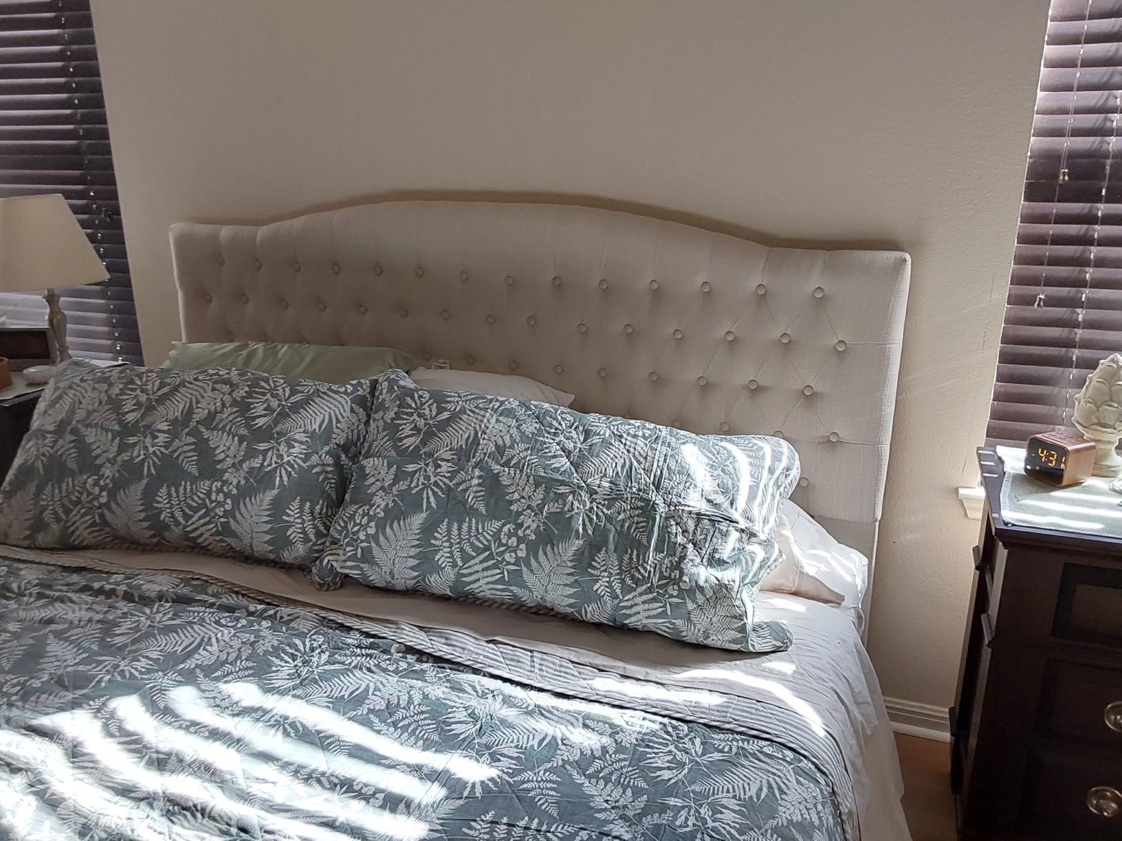 Befurtori King Headboard Only, Linen Classic Tufted Design, Ivory customer photo 1