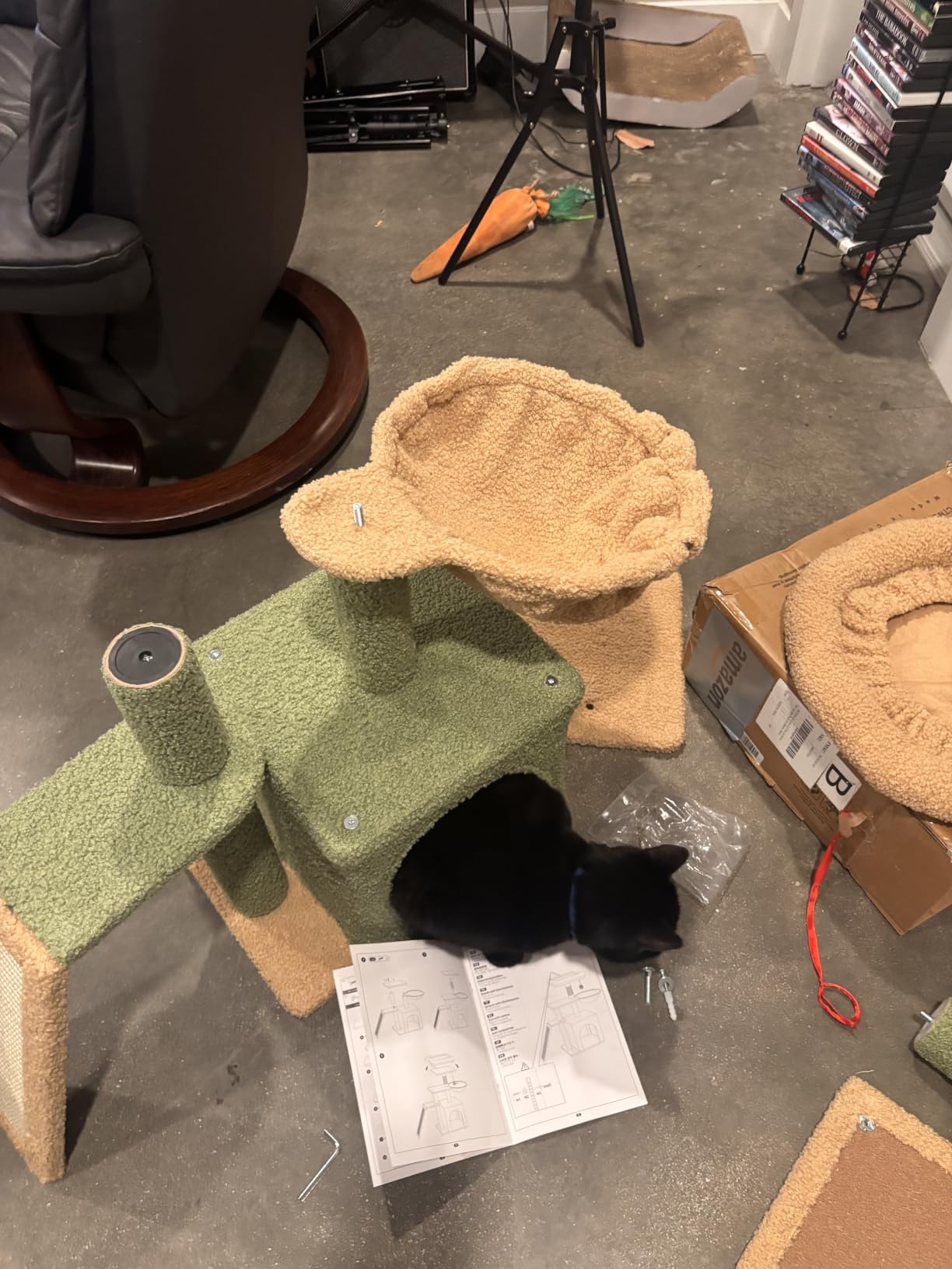 PETEPELA Cactus Cat Tree for Kittens & Small Cats, 32in Cat Tower,Green customer photo 1