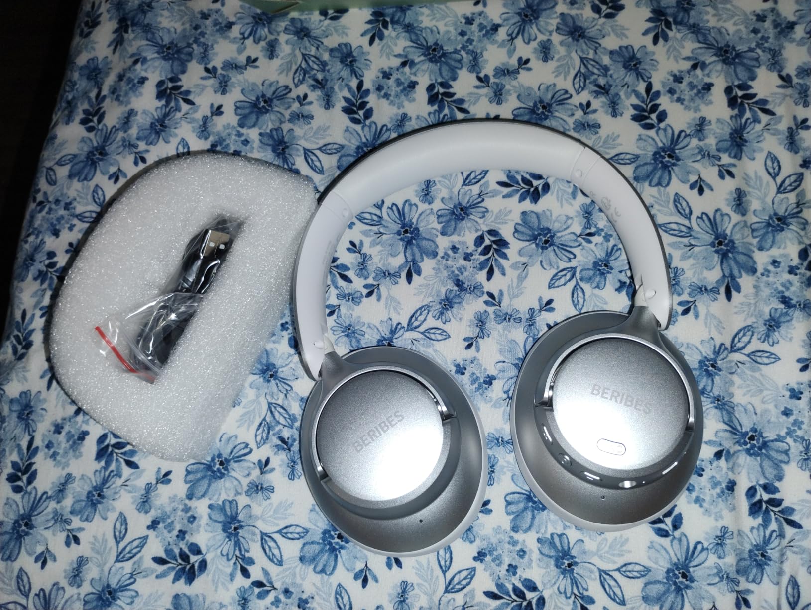 BERIBES Hybrid Active Noise Cancelling Headphones Wireless Over Ear 70Hours customer photo 2