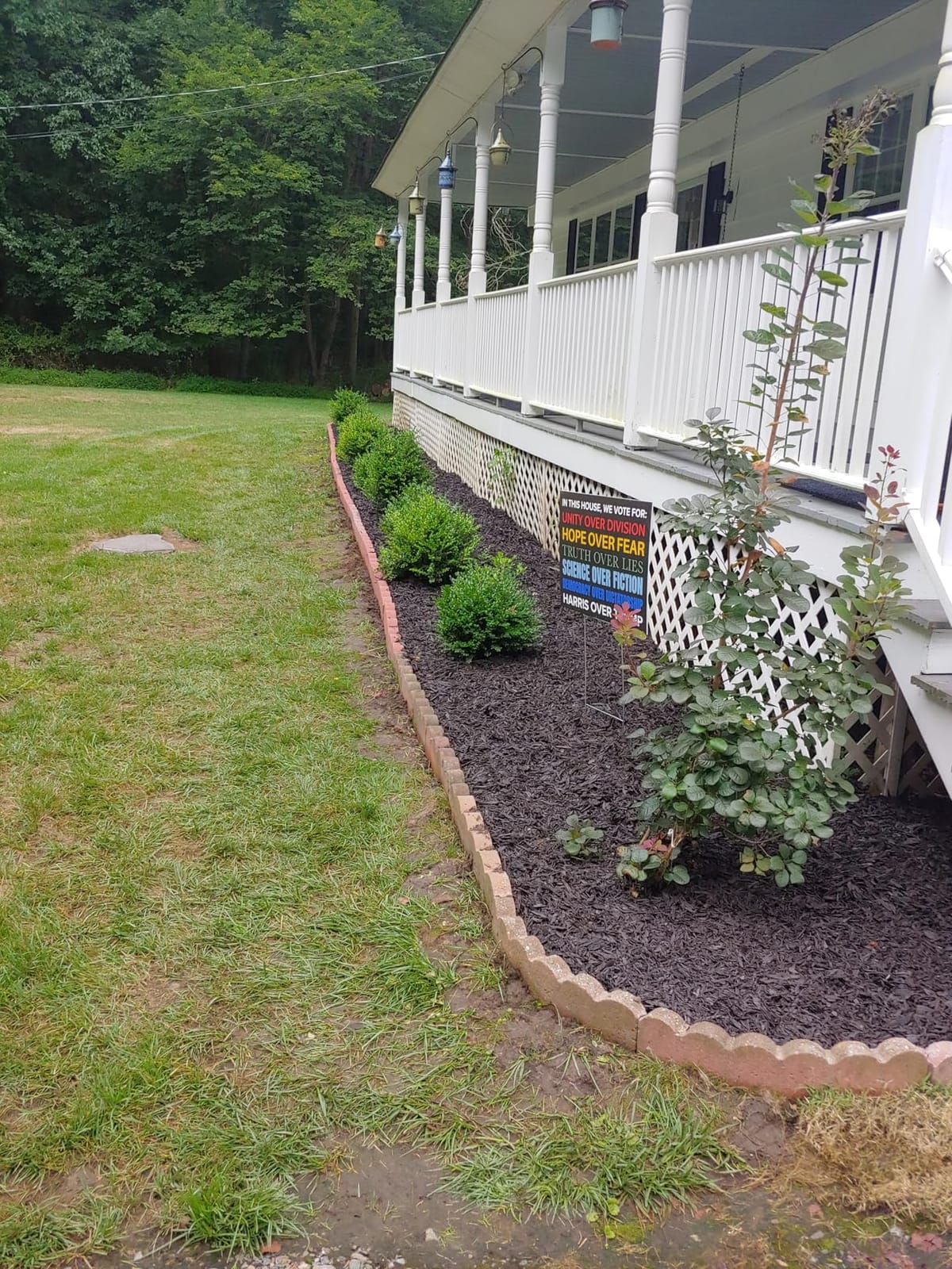Rubberific Premium Shredded Rubber Mulch for Gardens, Lawns, and Landscaping | Long Lasting Color | Looks Like Natural Wood Mulch (1.5 CU. FT. - 27 LBS, Brown) customer photo 2