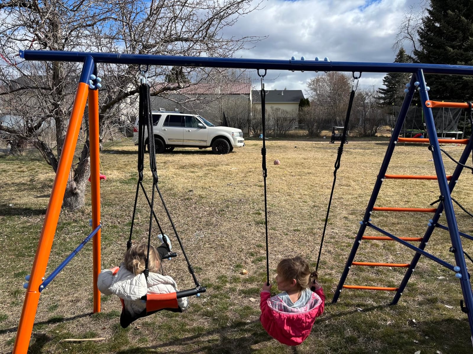 Swing Sets for Backyard 700 lb - 6 in 1 Playground Sets with 3 Swings Seats customer photo 1