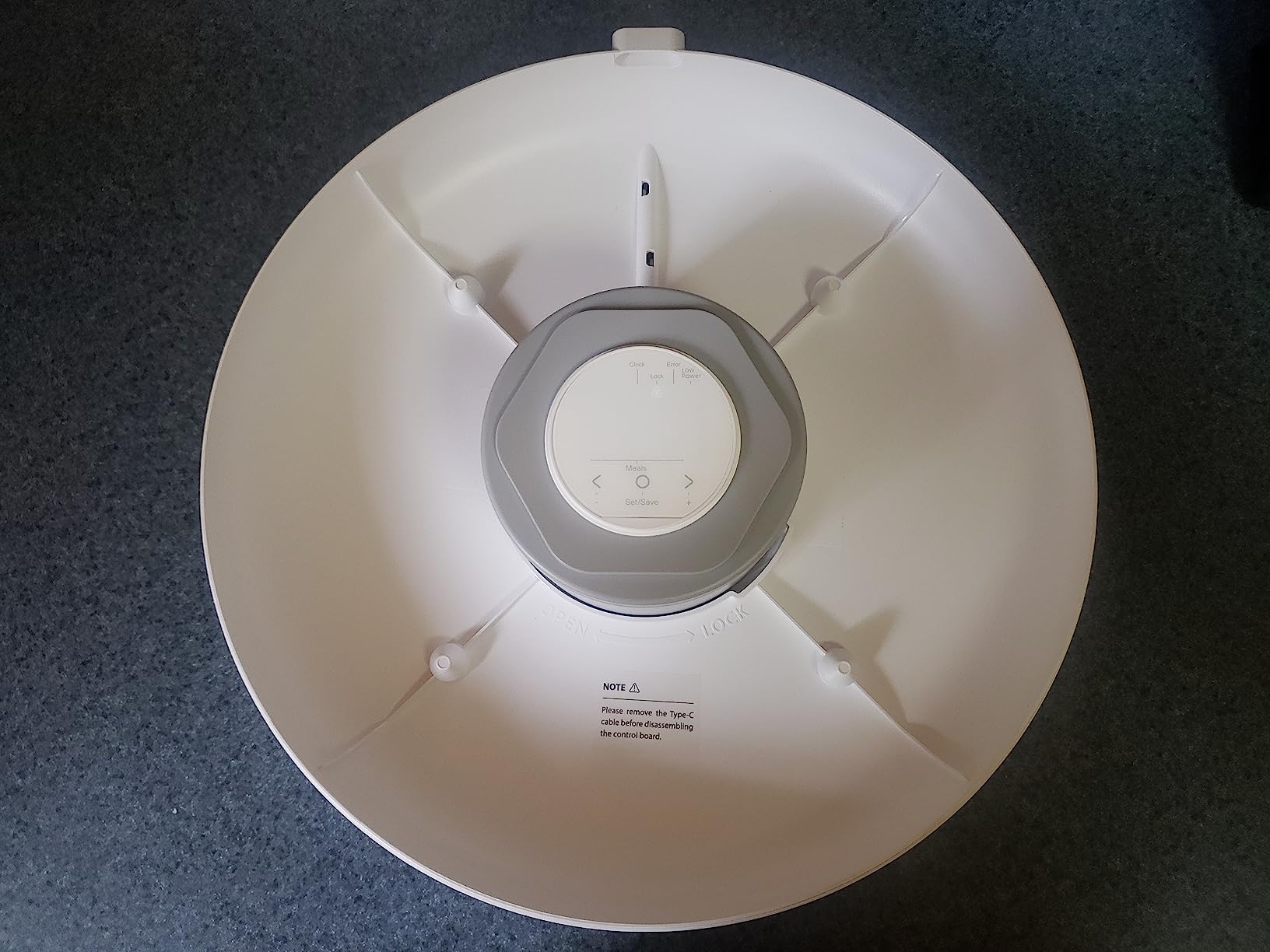 iPettie Donut Frost WiFi 6 Meal Automatic Wet Food Feeder with Ice Packs customer photo 2