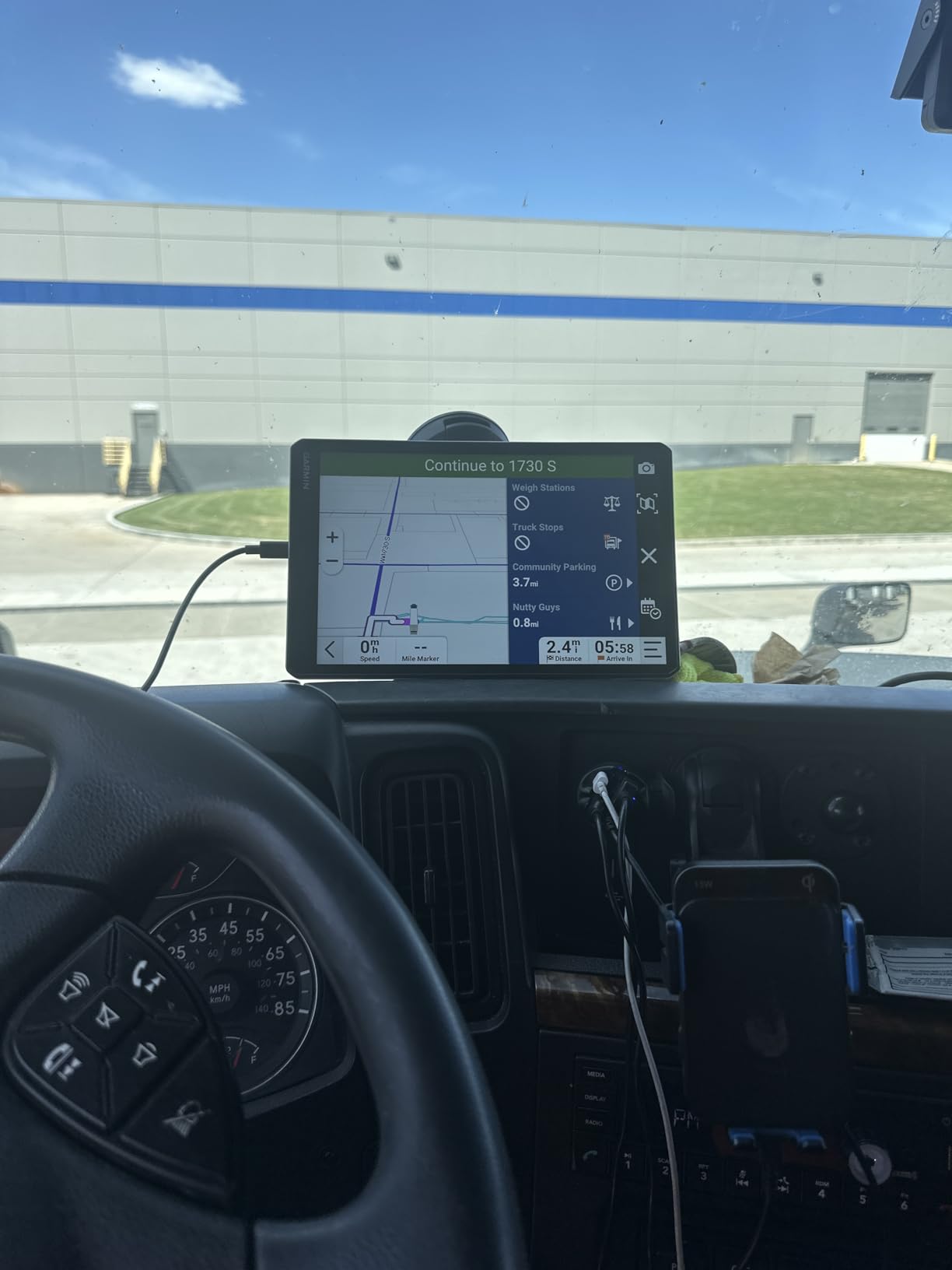 Garmin dēzl™ OTR1020, Extra-Large 10” GPS Truck Navigator customer photo 1