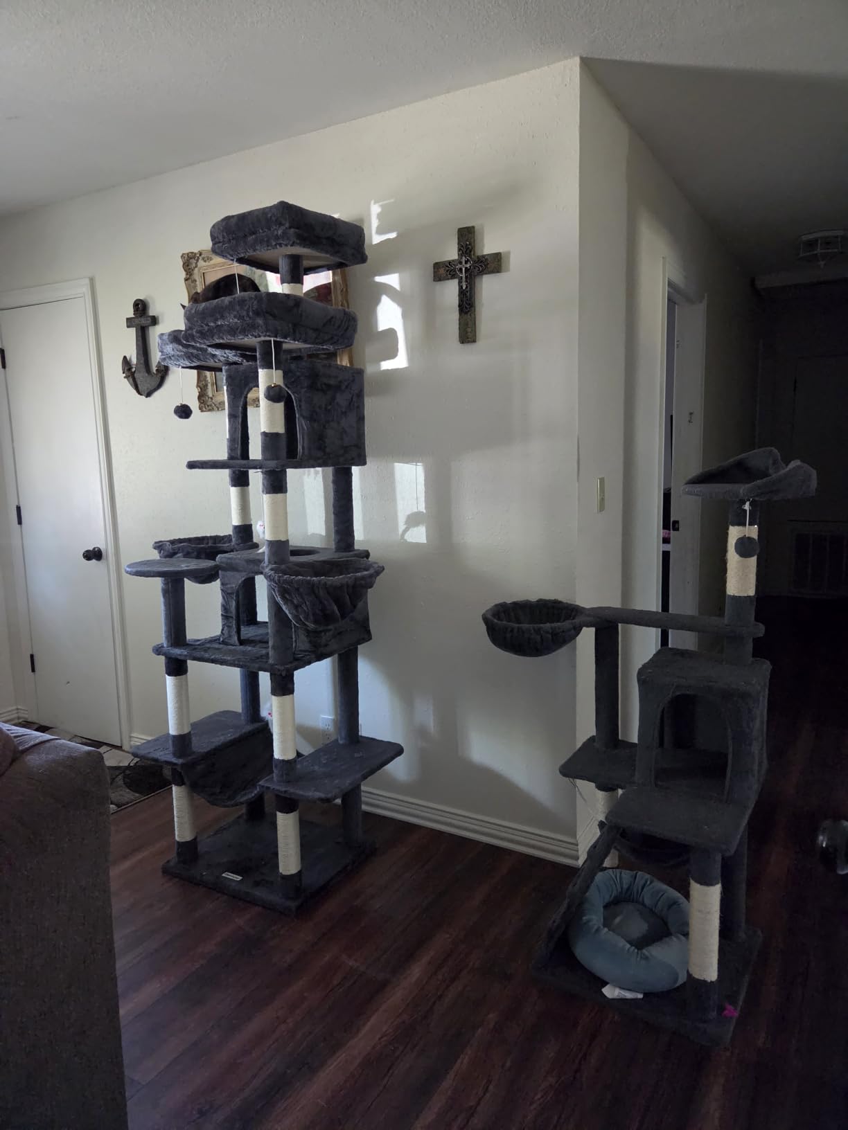 Globlazer Big XXL Cat Tower for Indoor Multiple Cats, F80, Light Grey customer photo 2