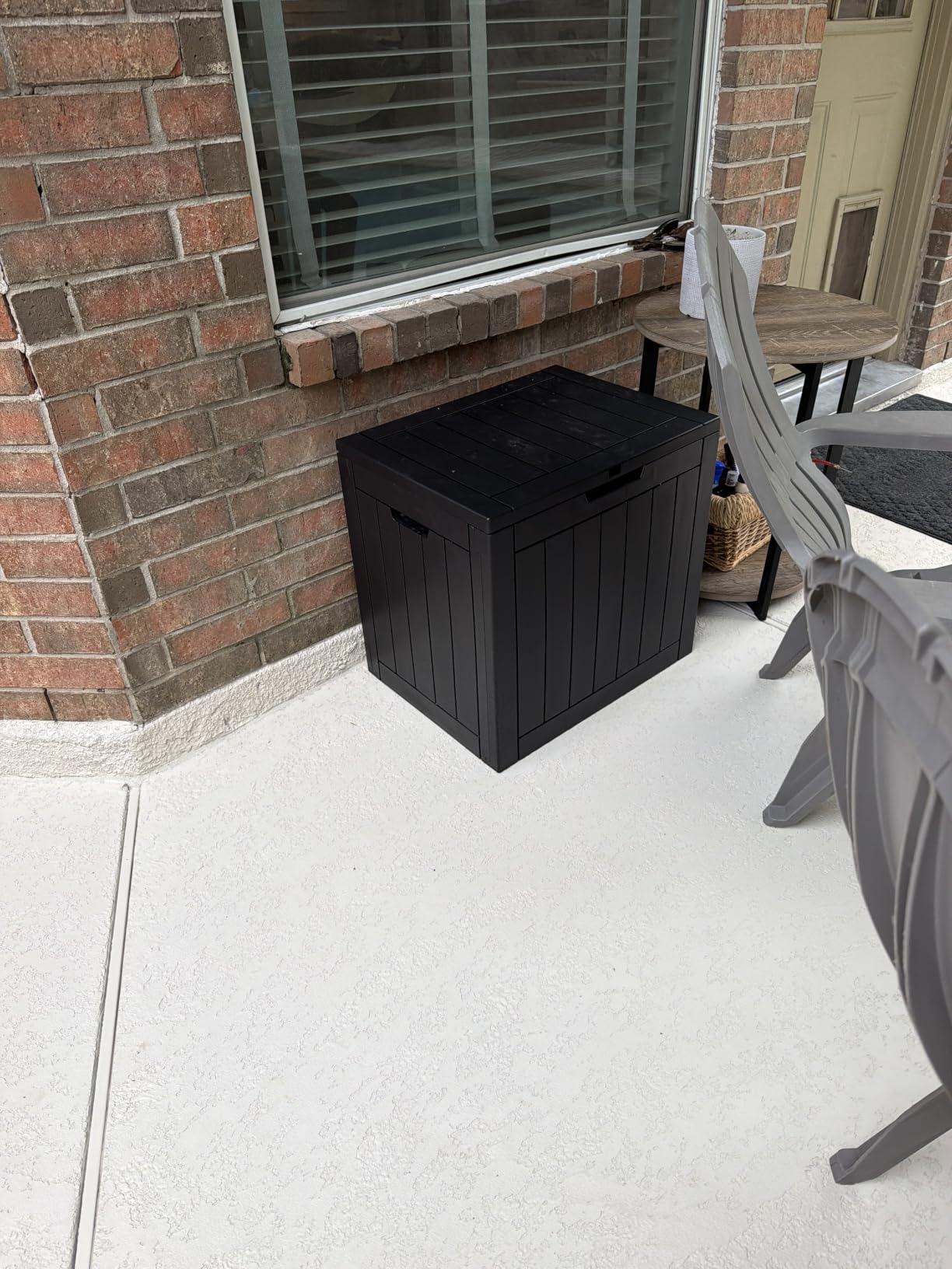 35 Gallon Outdoor Deck Box Lockable Waterproof Storage Black customer photo 1