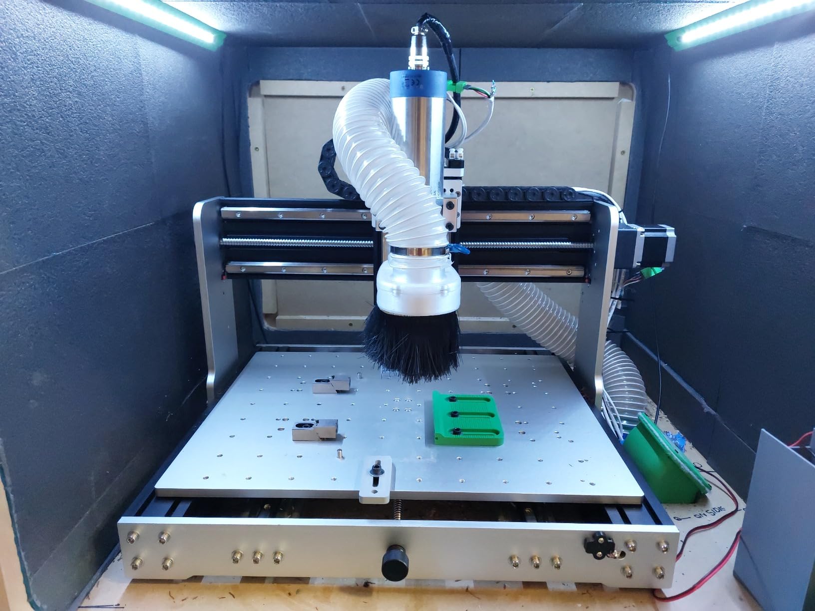 CNC Router Machine 4030-Evo Ultra 2, All-Metal XYZ Axis Dual Steel Linear Guides & Ball Screws with 800W Trim Router for Metal Aluminum Brass Wood Acrylic PCB customer photo 2