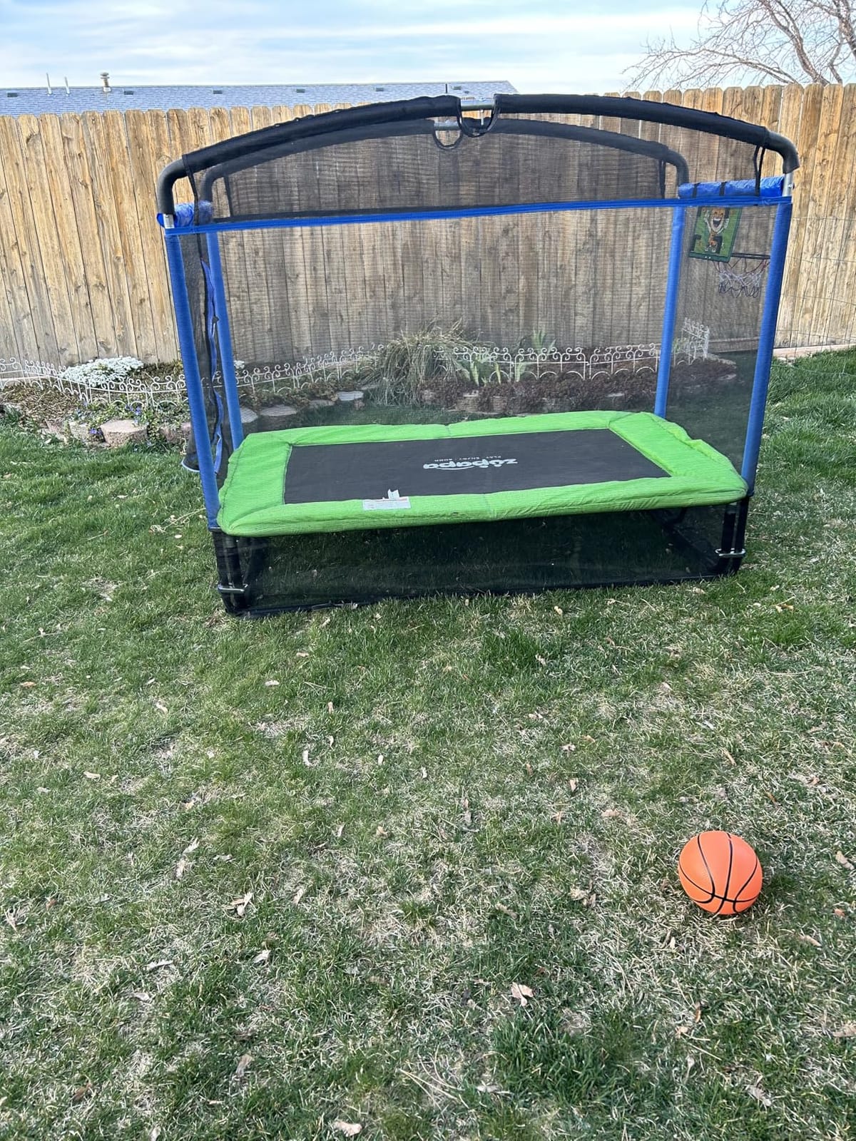 Zupapa 4X6FT Rectangle Trampoline with Basketball Hoop, and Safety Net - Indoor/Outdoor Kids Trampoline for Toddlers Ages 3-6, 220LBS Capacity, Heavy-Duty Galvanized Steel Frame customer photo 2