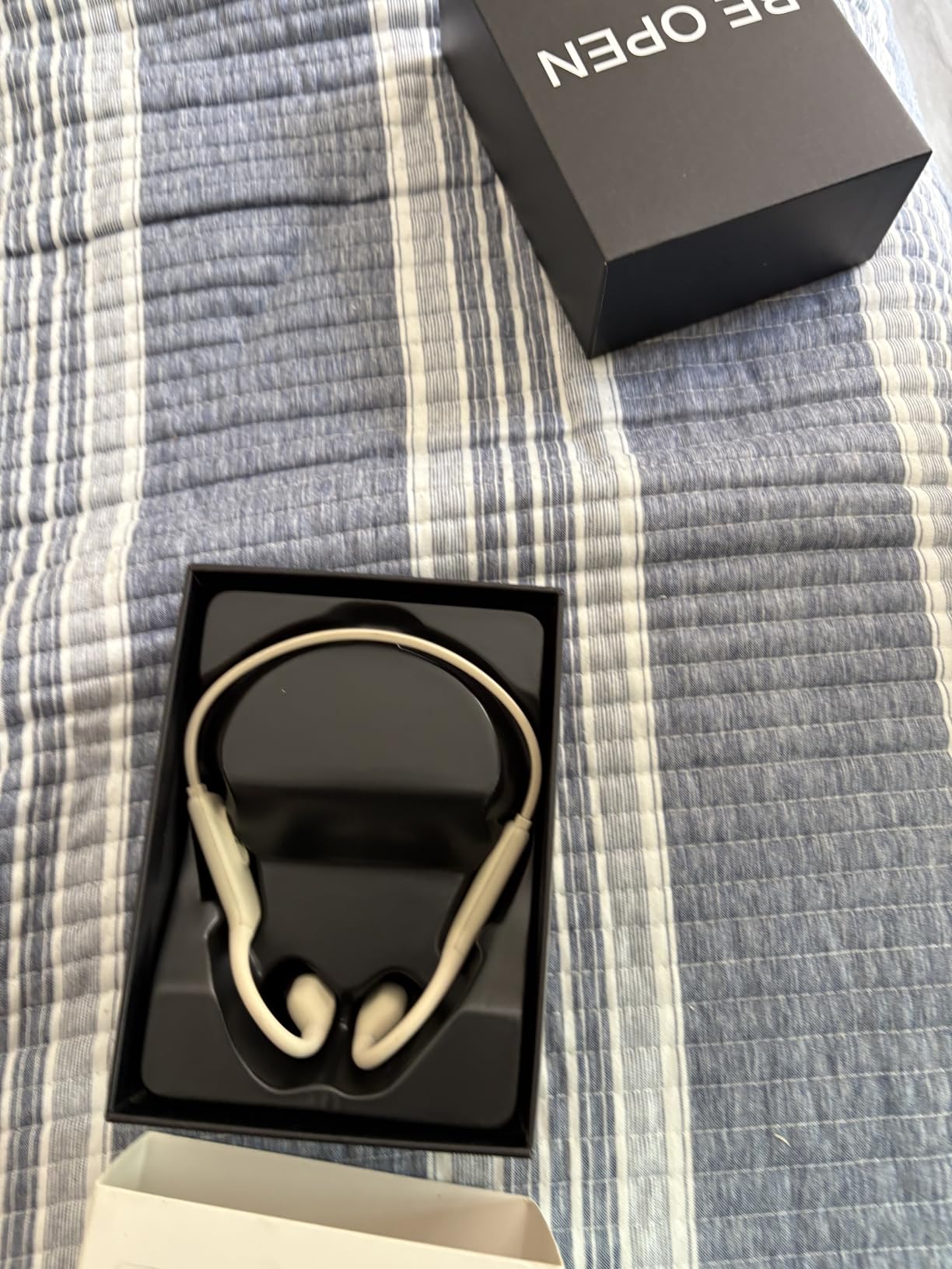 Bone Conduction Swimming Headphones,IP68 Waterproof Underwater Swim Earbuds customer photo 1