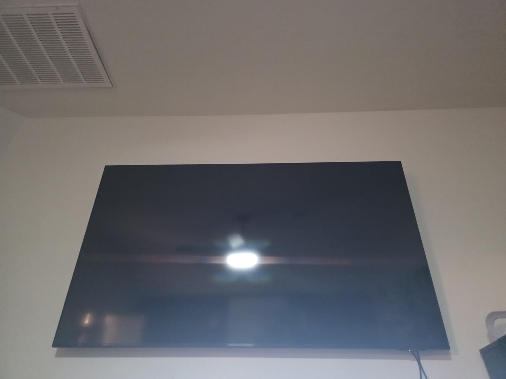 Samsung 98-Inch Class QLED Q7F Series Samsung Vision AI Smart TV (2025 Model, 98Q7F) Quantum HDR, Object Tracking Sound Lite, Q4 AI Gen1 Processor, 4K upscaling, Gaming Hub w/Alexa Built-in customer photo 1