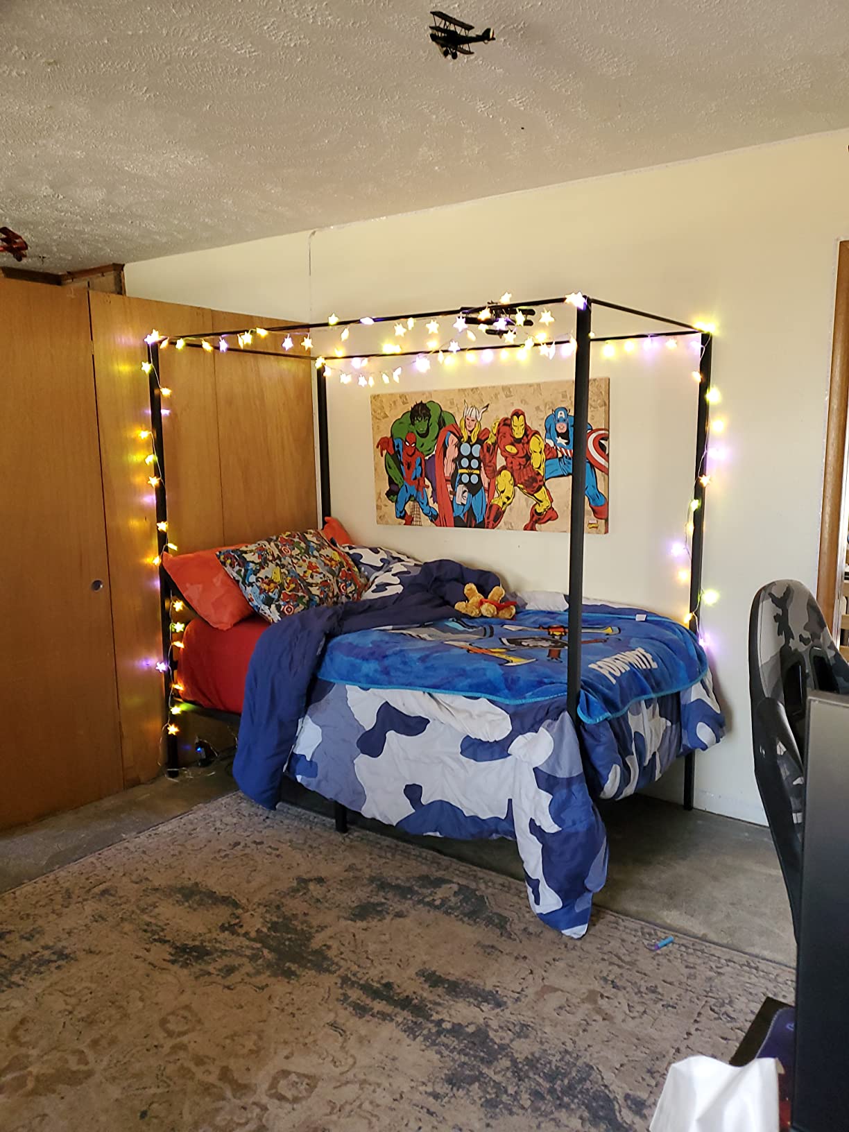 YITAHOME Canopy Bed Frame Metal Four Posters, Queen Size customer photo 1