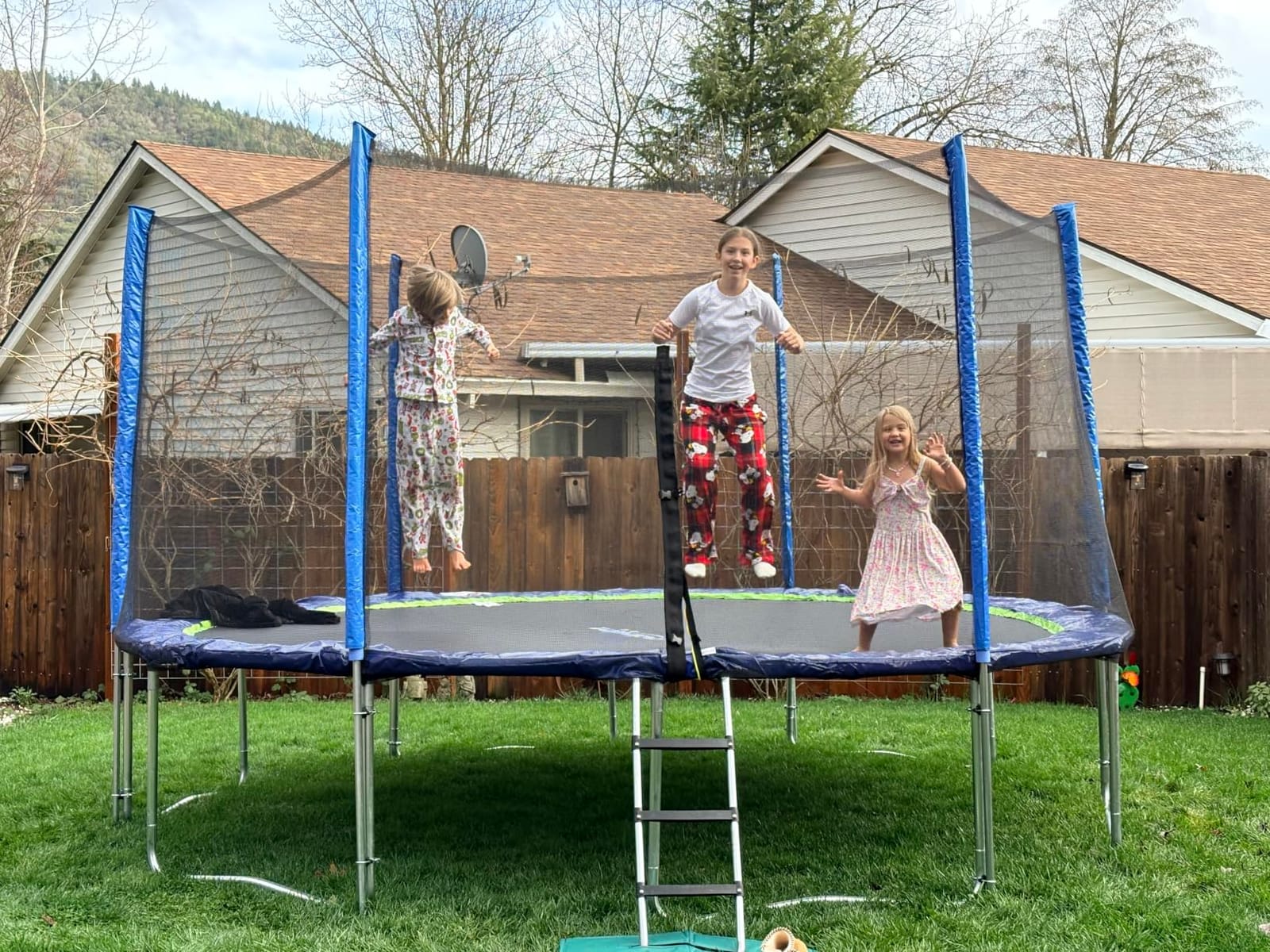 Zupapa 2500LBS Weight Capacity Rectangle Trampoline 13x23FT Outdoor Square Gymnastics Trampolines with 10-Year Quality Assurance for Kids Adults Large Commercial Grade Rectangular Pro Trampoline customer photo 1